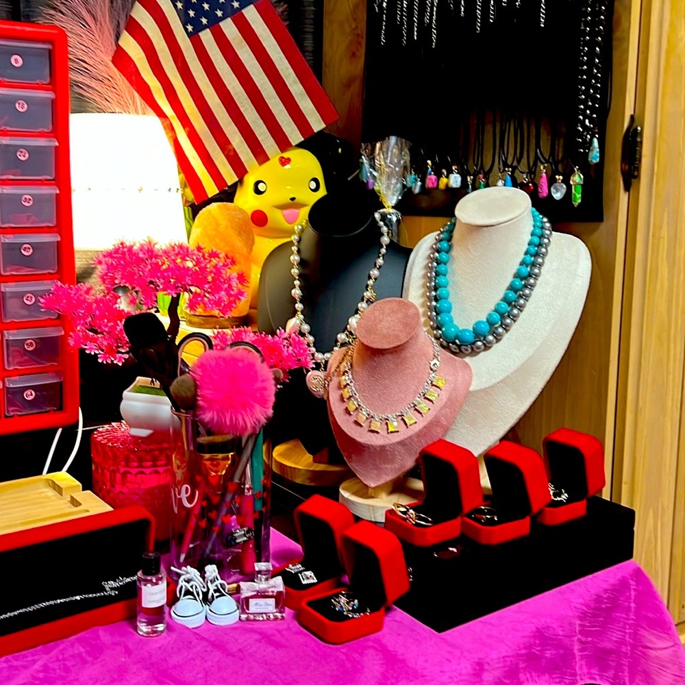 🥰Welcome to my closet!🥰